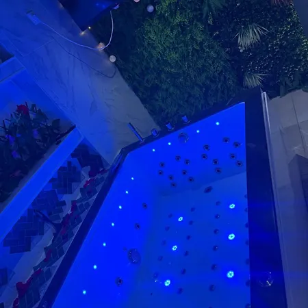 Jacuzzi Privatif Apartman *